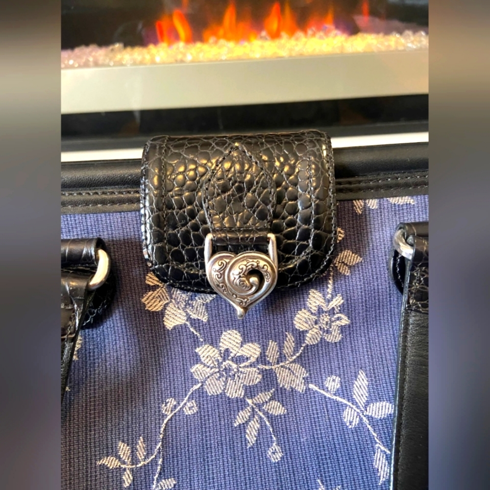 Brighton blue bow Carpet bag